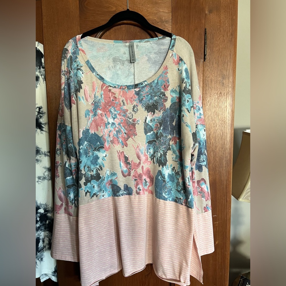 Floral Women's Tunic - Pink and Blue